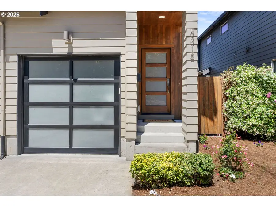 8315 SE Bush St, Portland, OR 97266 - #2