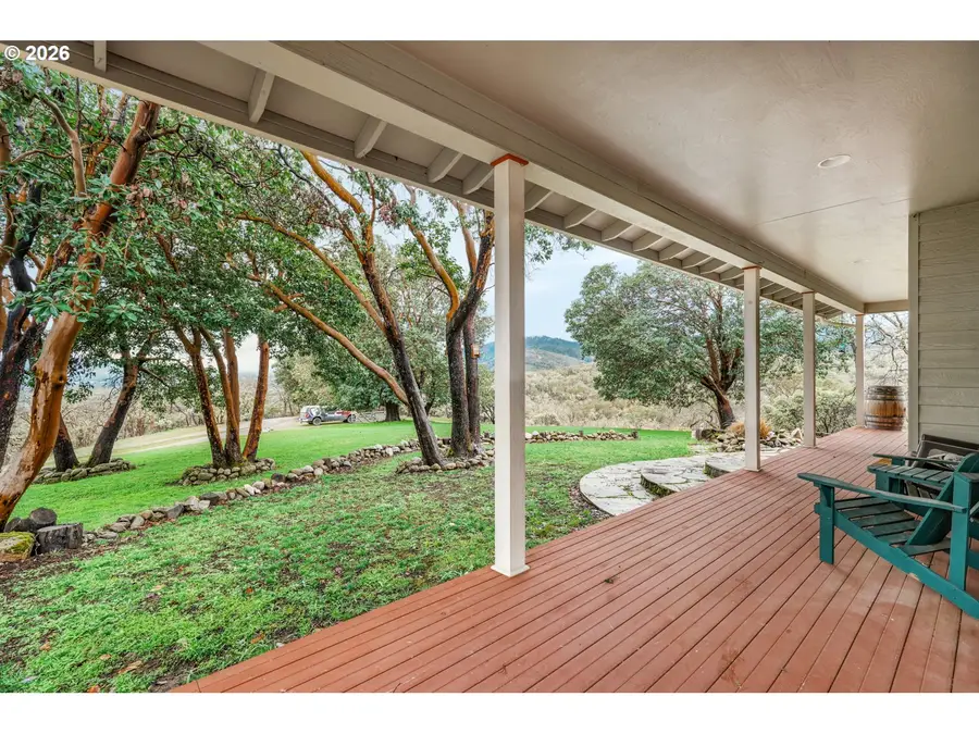 5655 Tamarack Ln, Southwest Jackson, OR 97502 - #3