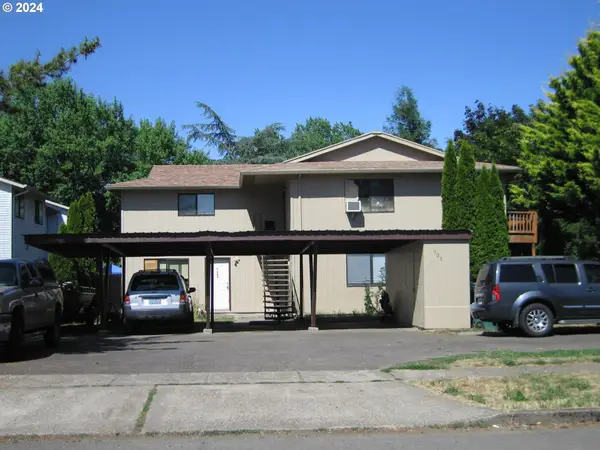 903 W Charles St, Newberg, OR 97132