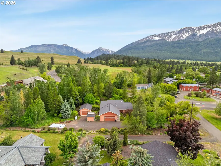 710 S East St, Joseph, OR 97846 - #2