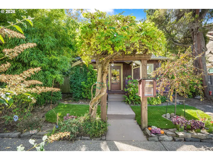 5034 N Girard St, Portland, OR 97203 - #2