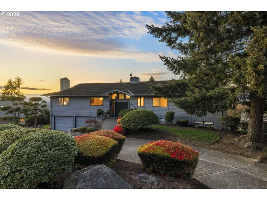2369 Palisades Crest Dr, Lake Oswego, OR 97034 - #3