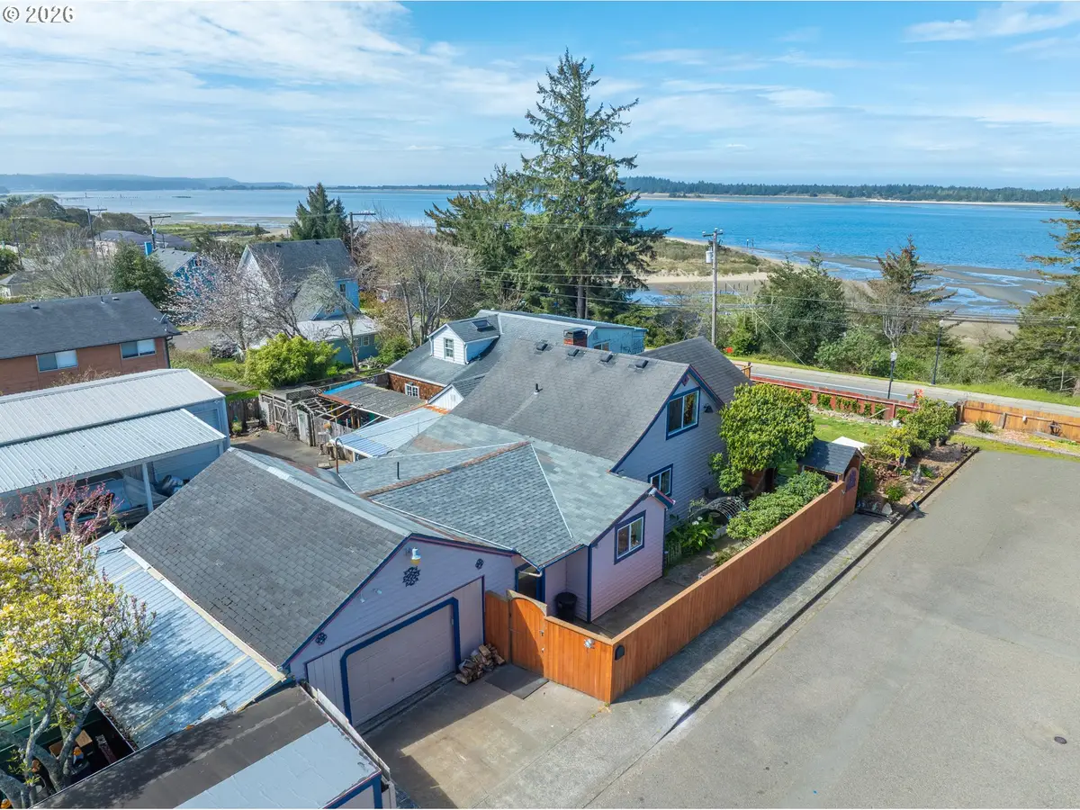 407 S Empire Blvd, Coos Bay, OR 97420 - #1