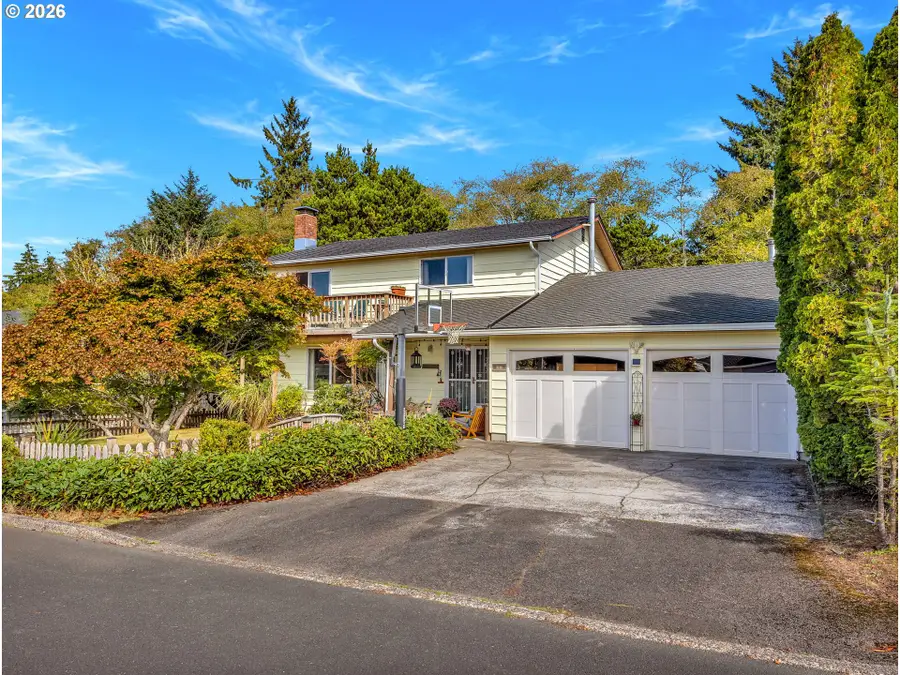 77 Hilltop Dr, Seaside, OR 97138 - #3