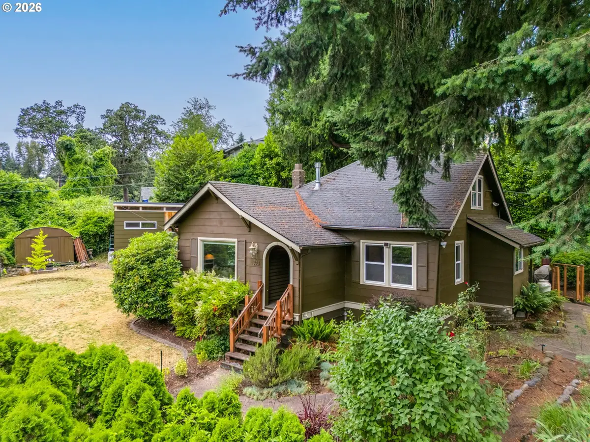 303 Linn Ave, Oregon City, OR 97045 - #1