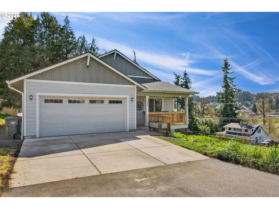 635 NW Pine St, Clatskanie, OR 97016 - #2