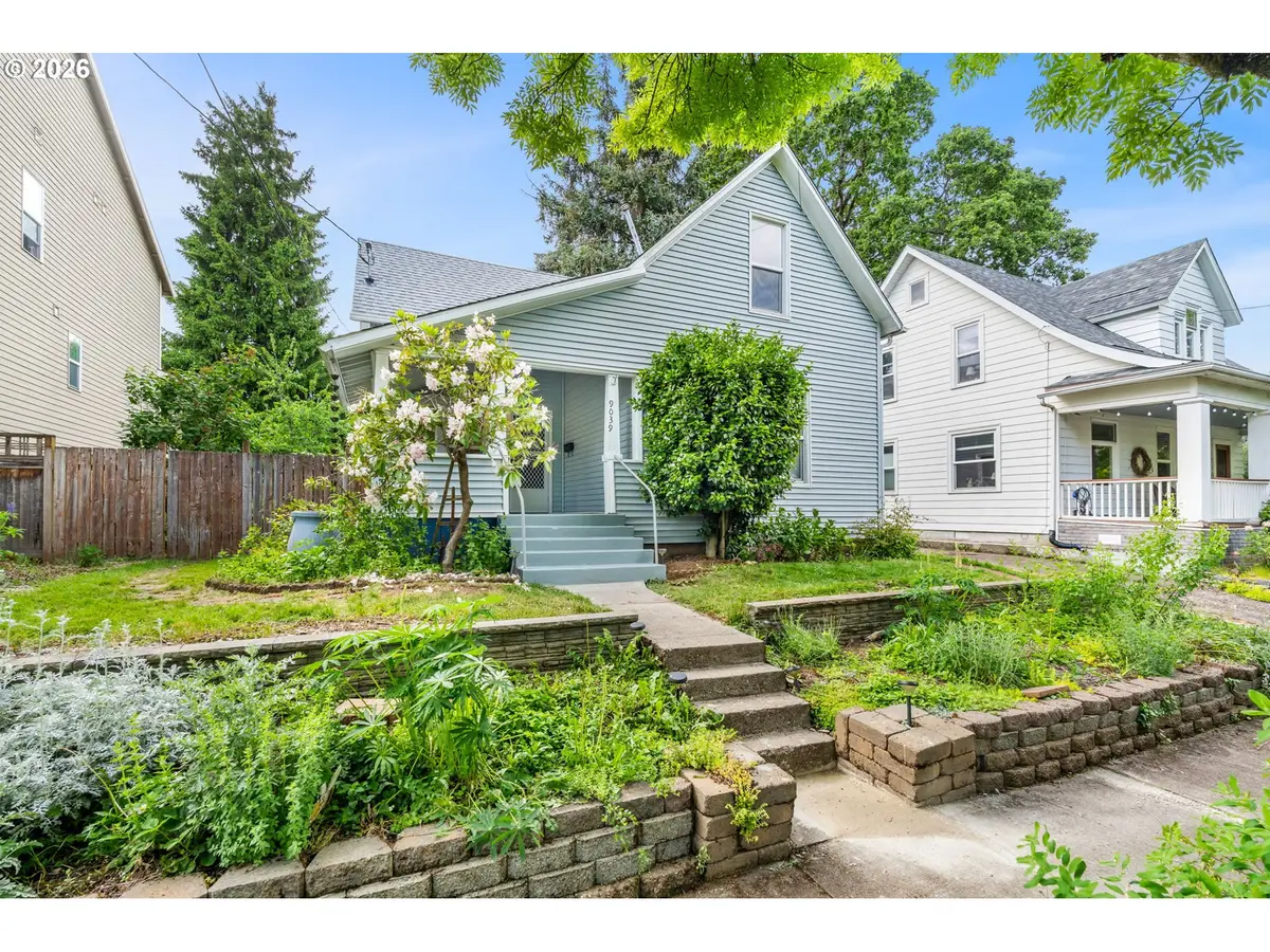 9039 N Richmond Ave, Portland, OR 97203 - #1