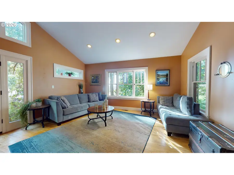 411 Perry St, Springfield, OR 97477 - #3