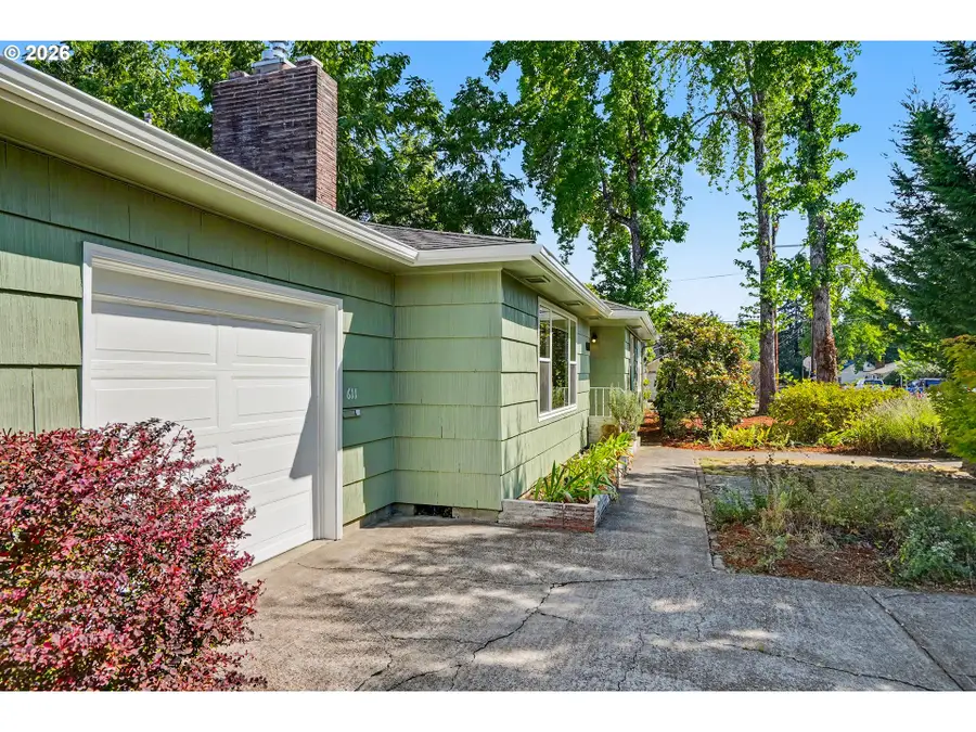 611 NW 30th St, Corvallis, OR 97330 - #2