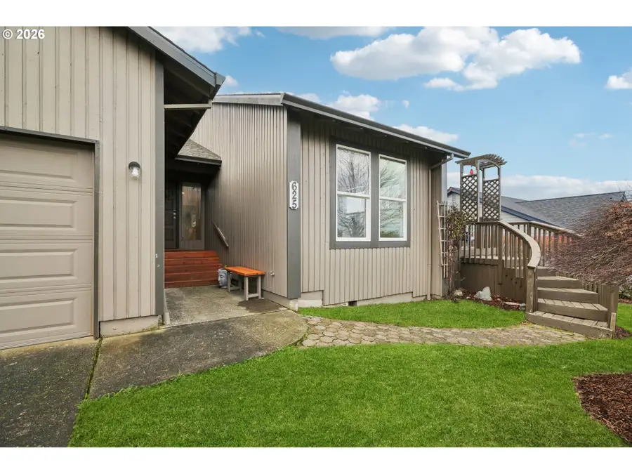 625 SW Miller Ct, Gresham, OR 97080 - #2