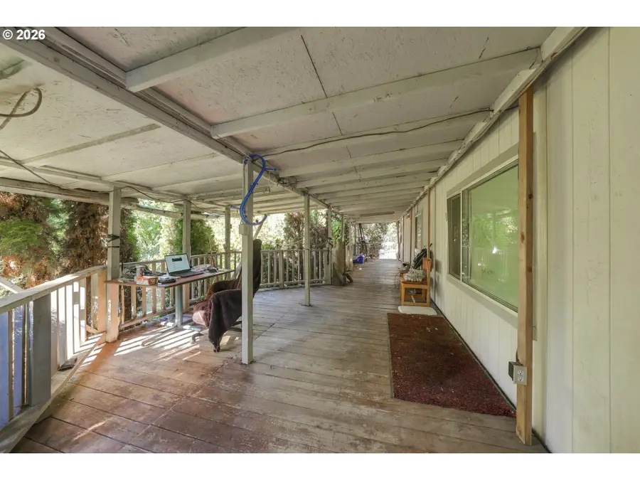 911 Cleveland Hill Rd, Roseburg, OR 97471 - #3