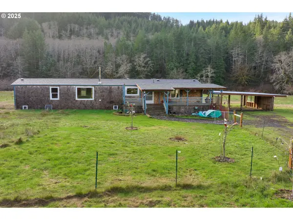 4834 Yachats River Rd, Yachats, OR 97498