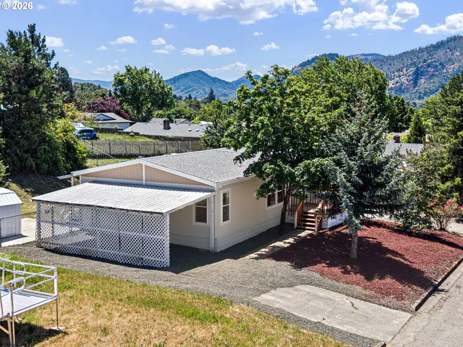 141 Clark St, Tri City, OR 97457 - #2