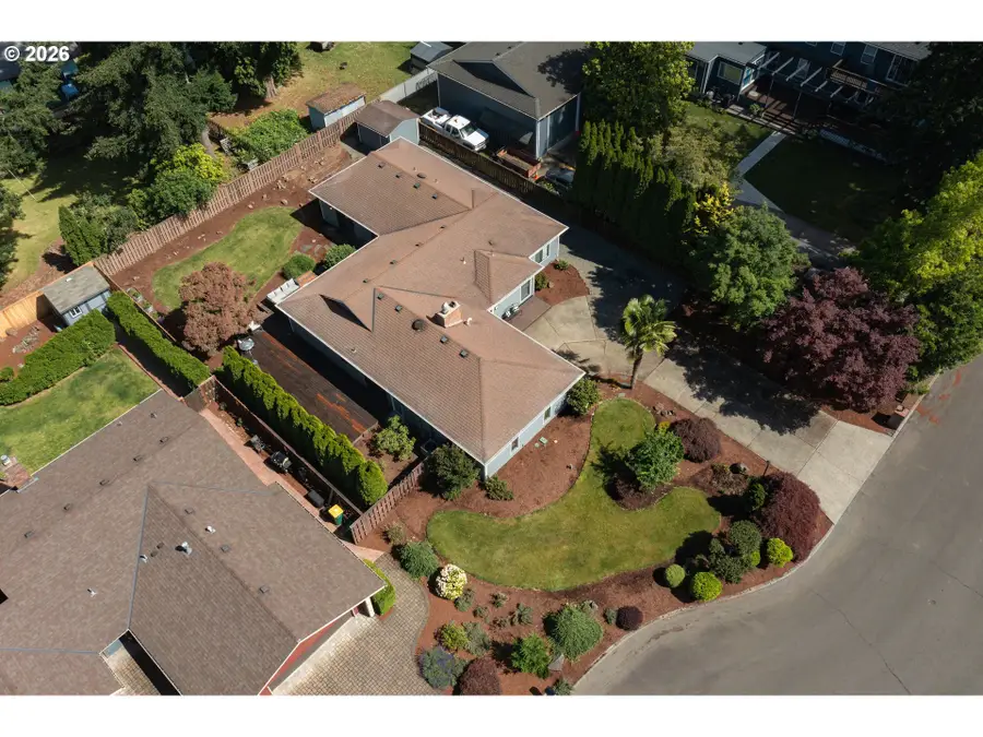 708 NE 238th Pl, Wood Village, OR 97060 - #2