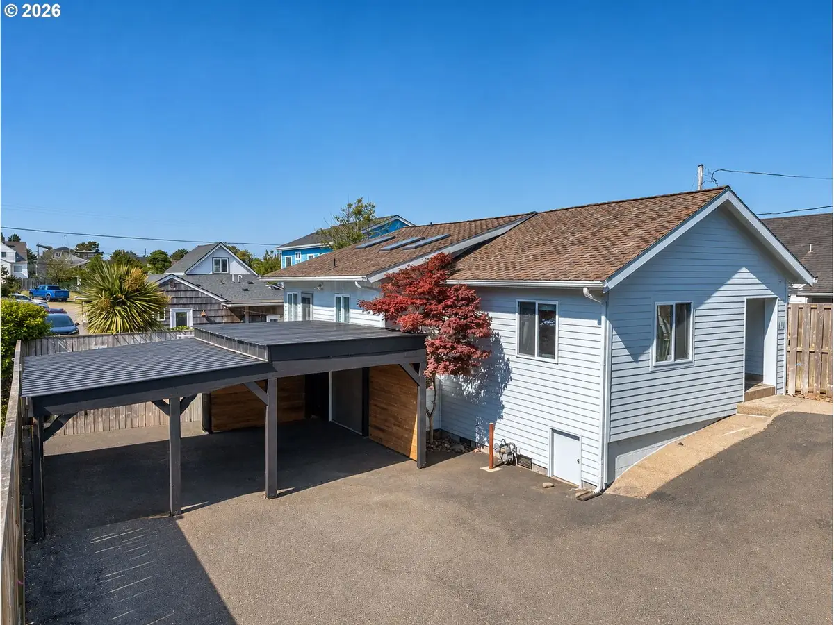 136 B 3rd Ave, Seaside, OR 97138 - #1