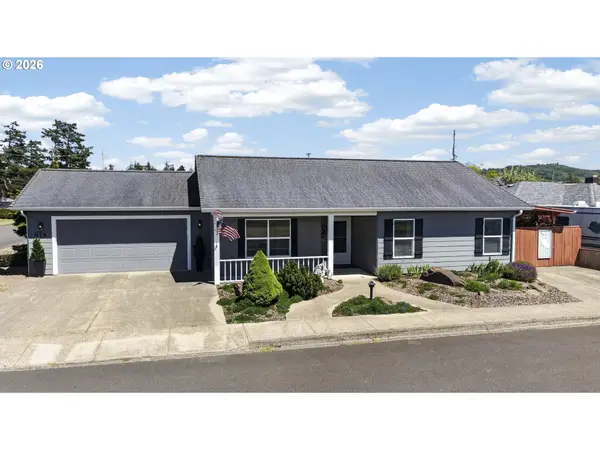976 Nopal St, Florence, OR 97439