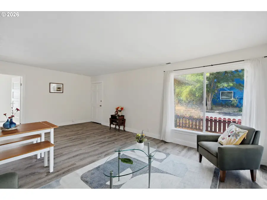 309 W 7th St, The Dalles, OR 97058 - #3