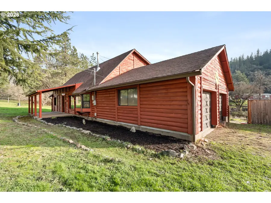 1514 Burbridge Dr, Northwest Jackson, OR 97537 - #3