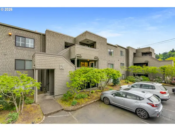5624 S Riverside Ln #8, Portland, OR 97239