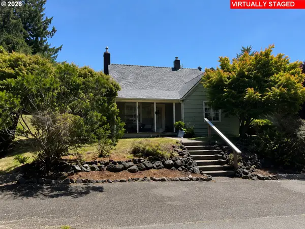 558 11th Ave, CoosBay, OR 97420