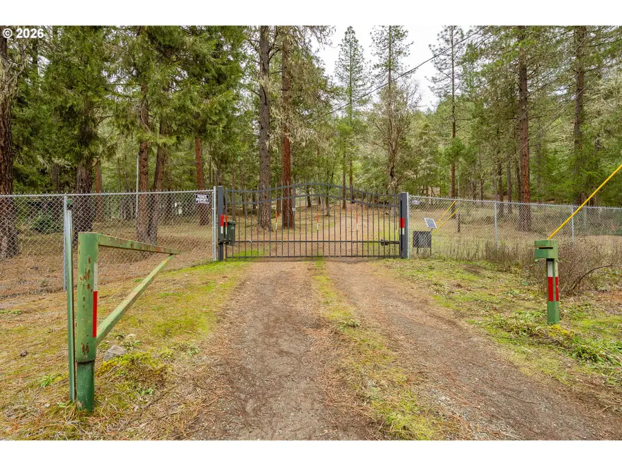 4202 Upper Cow Creek Rd, Azalea, OR 97410 - #2