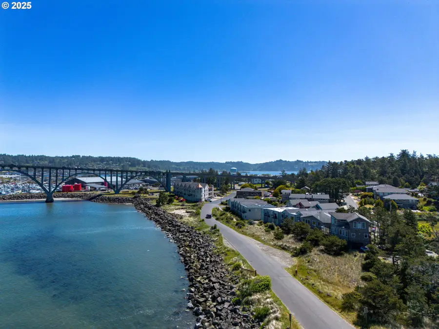 238 SW 27th St, Newport, OR 97365 - #3