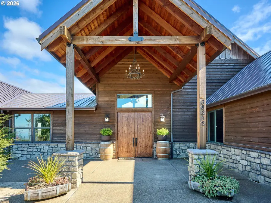 38252 S Blair Rd, Molalla, OR 97038 - #2