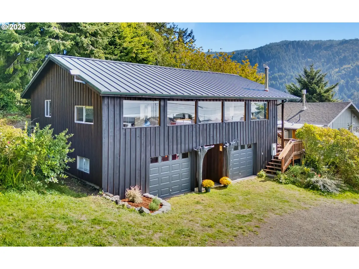 242 Prospect Ave, Yachats, OR 97498 - #1