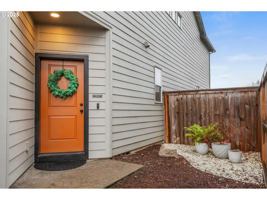 2427 S Linden St, Cornelius, OR 97113 - Image #2