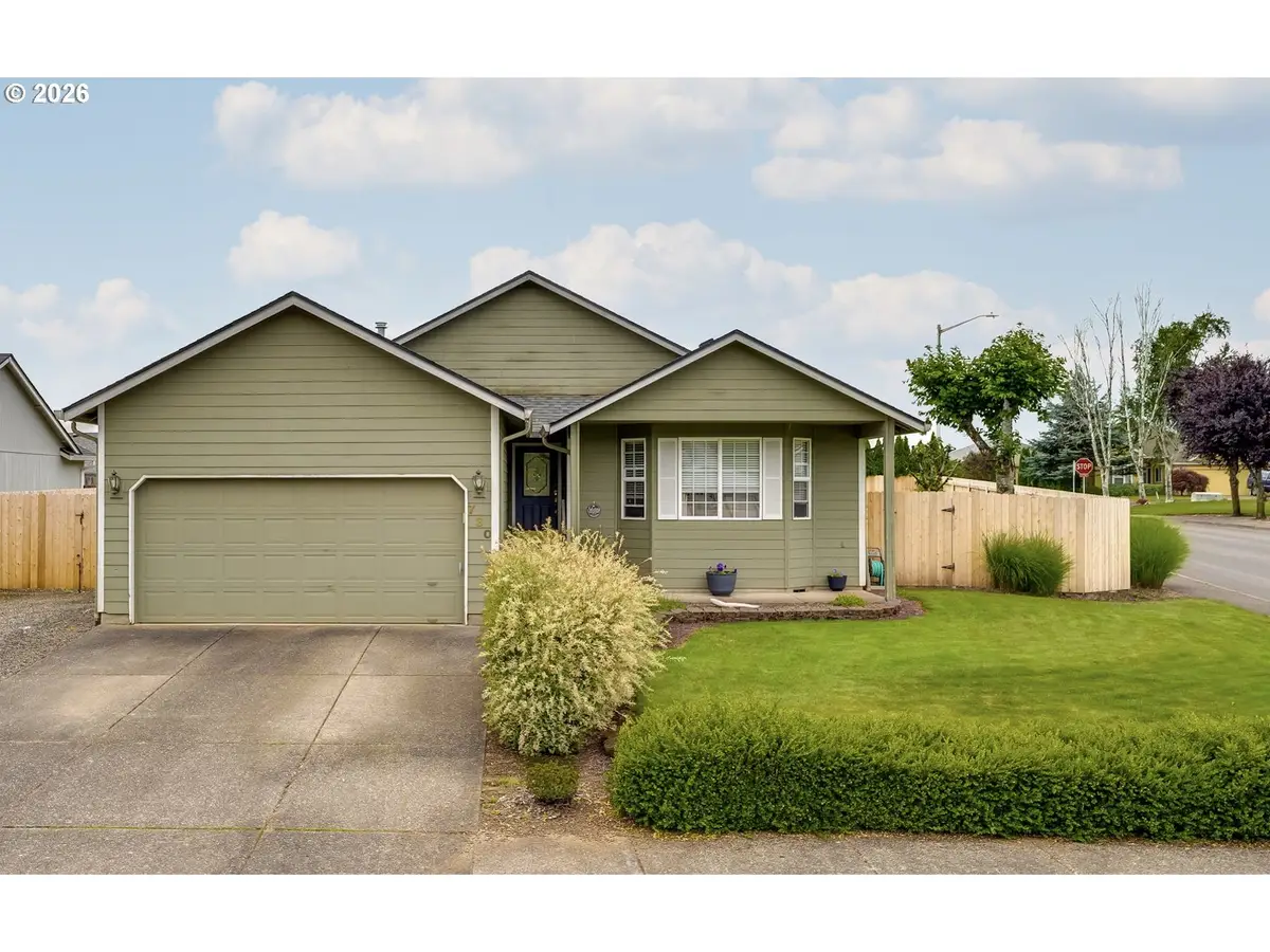 730 E 15th Cir, La Center, WA 98629 - #1