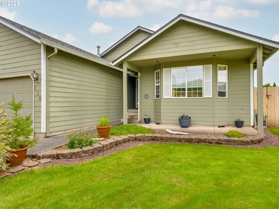 730 E 15th Cir, La Center, WA 98629 - #2