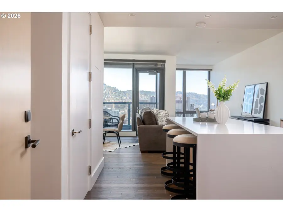 550 SW 10th Ave #2303, Portland, OR 97205 - #2