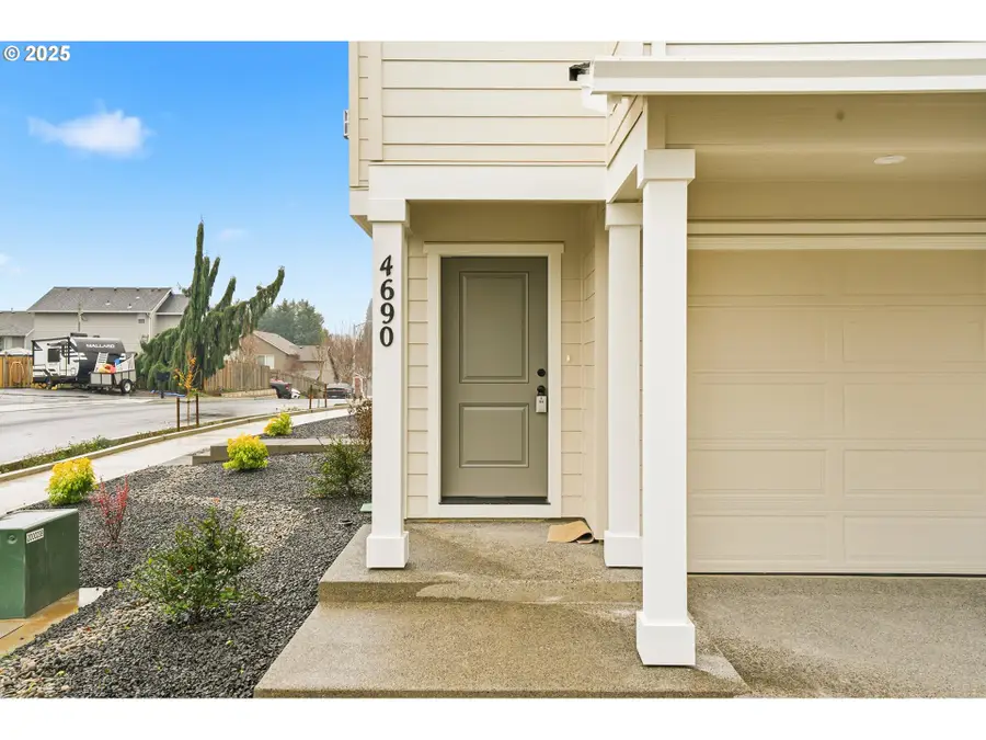 4690 SE 2nd St, Gresham, OR 97080 - Image #2
