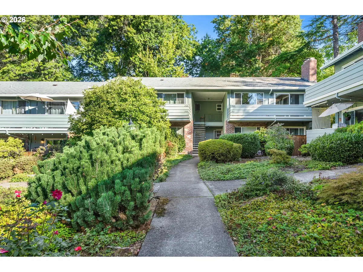 2521 SW Beaverton Hillsdale Hwy, Portland, OR 97239 - #1