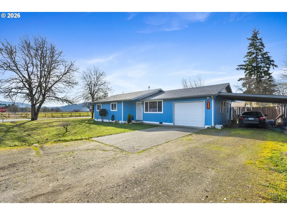 375 Johnson St, Sutherlin, OR 97479 - #1