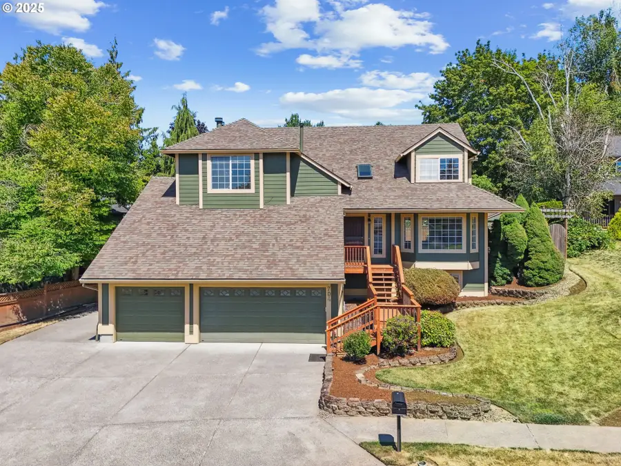 704 SE Greenway Dr, Gresham, OR 97080 - Image #3