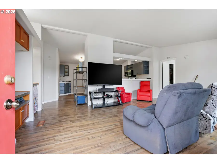 655 NE Burnett Rd #86, McMinnville, OR 97128 - #3