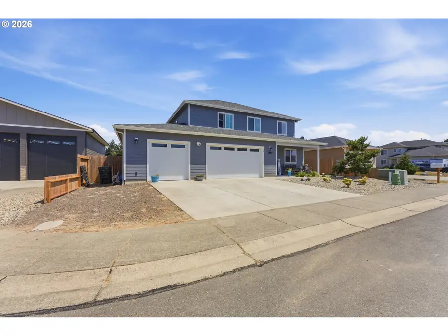 1857 Cabezon Ct, North Bend, OR 97459 - #2