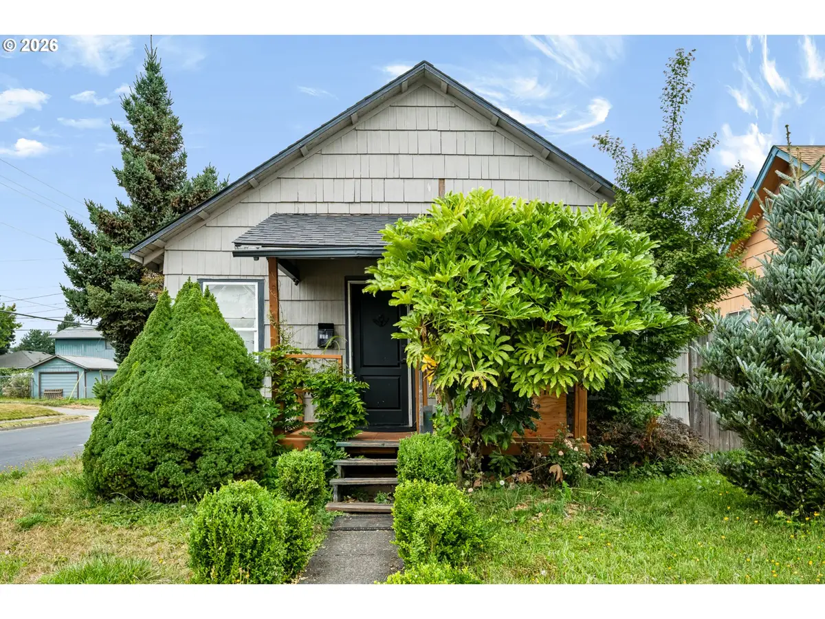 303 22nd Ave, Longview, WA 98632 - #1