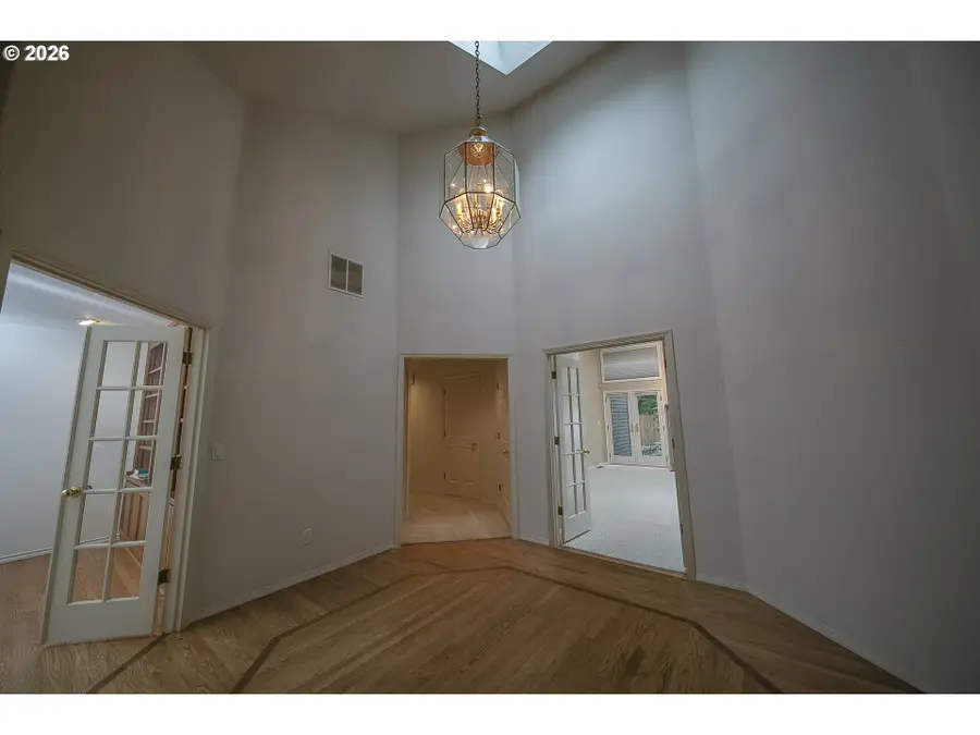 5698 Charles Cir, Lake Oswego, OR 97035 - #2