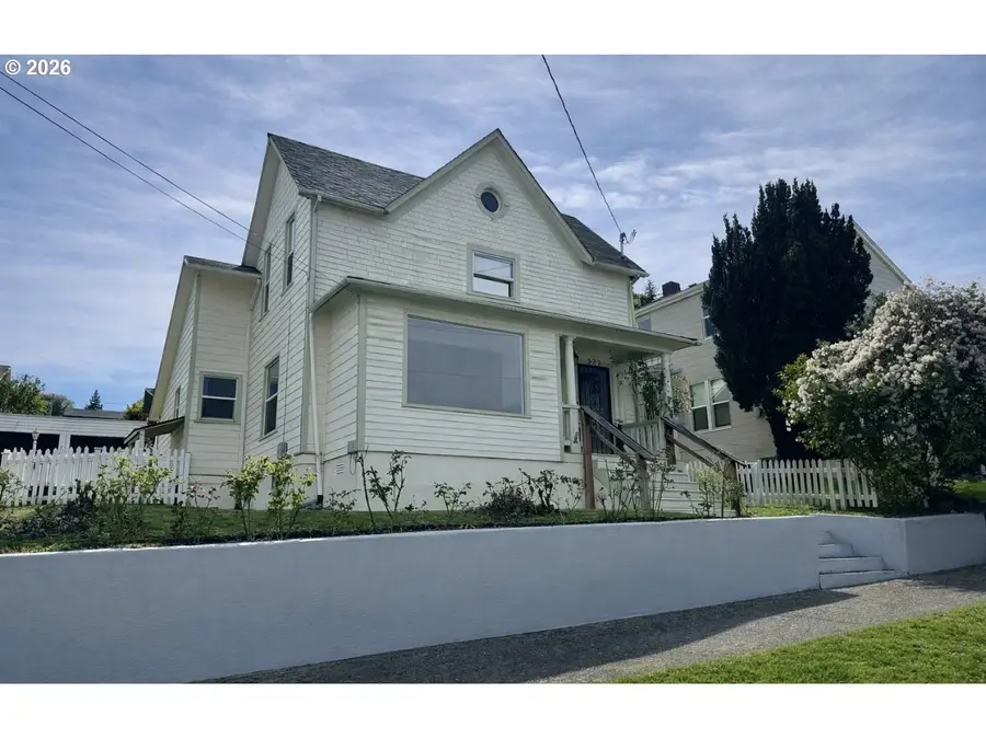 322 W C St, Rainier, OR 97048 - #3