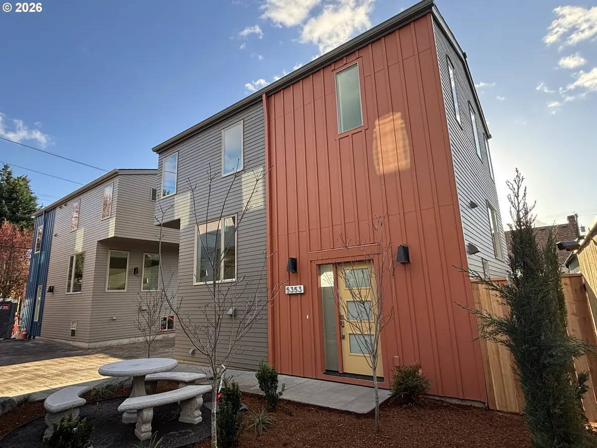5353 SE Stark St, Portland, OR 97215 - #1
