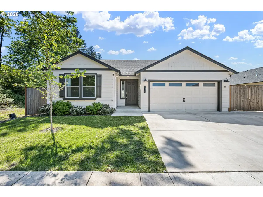 785 S 53rd Pl, Springfield, OR 97478 - #3