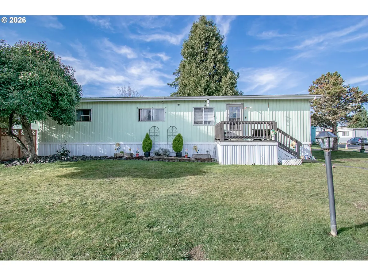 1415 S Bertelsen Rd #34, Eugene, OR 97402 - Image #1