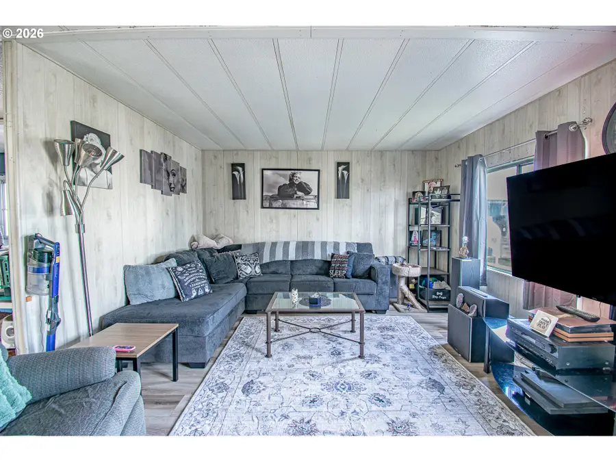 1415 S Bertelsen Rd #34, Eugene, OR 97402 - Image #2