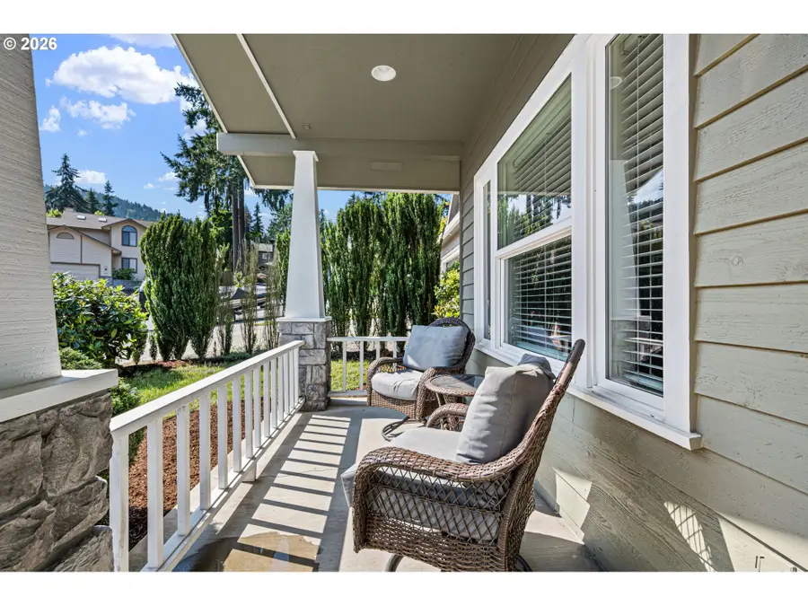 729 S 68th Pl, Springfield, OR 97478 - #3