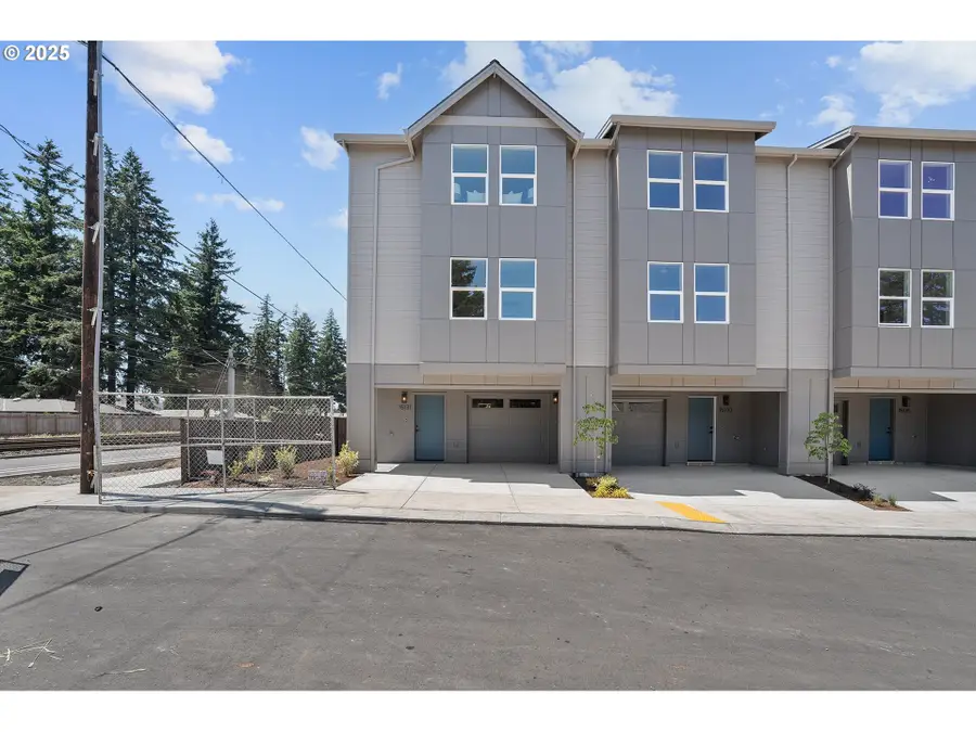 15137 E Burnside St, Portland, OR 97233 - #2