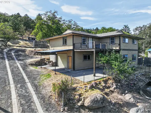 2914 W 10th St, TheDalles, OR 97058