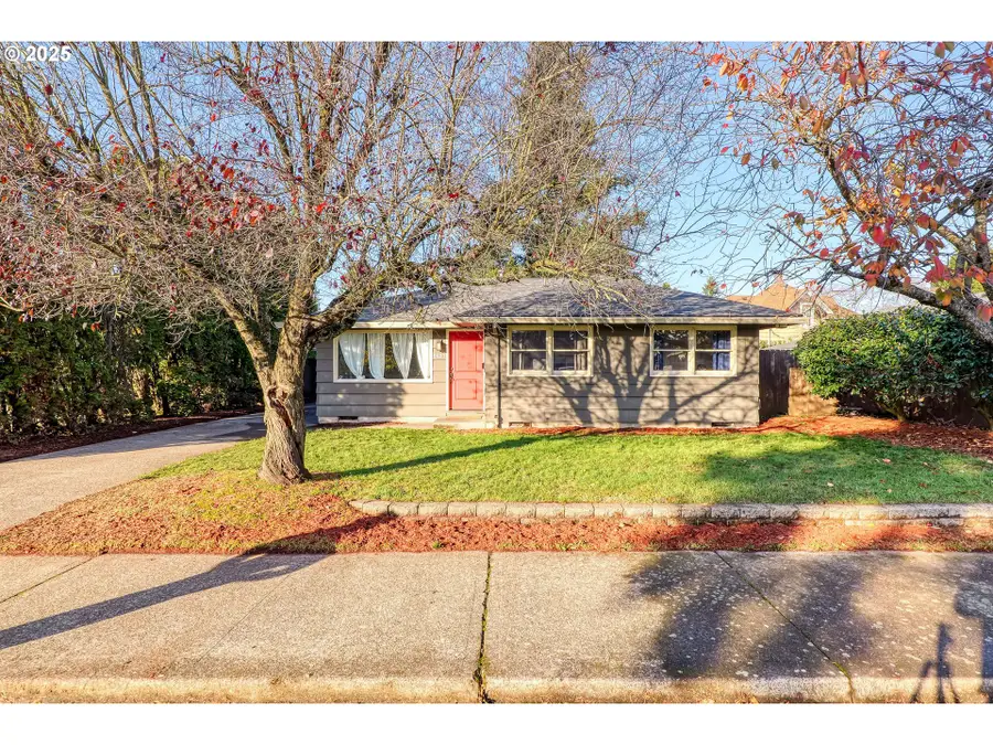 6633 SE Reedway St, Portland, OR 97206 - Image #2