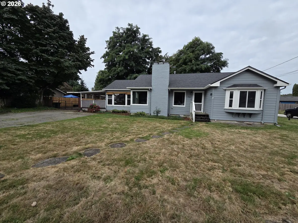 733 2nd St, Woodland, WA 98674 - #1